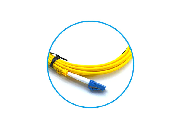 The best insertion loss and return loss  ensure stable signal transmission and  network security.Good thermal stability,  high hardness, strong environmental  adaptability.